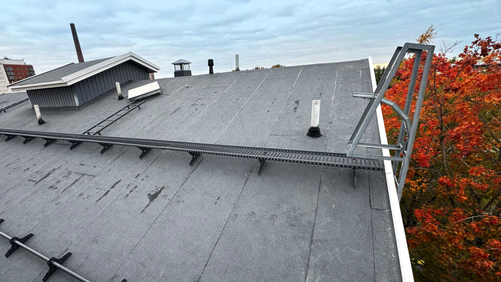 Huopakattoremontti ja kattoturvatuotteet